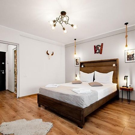 Wood&Steel Apartment Galati  Luaran gambar
