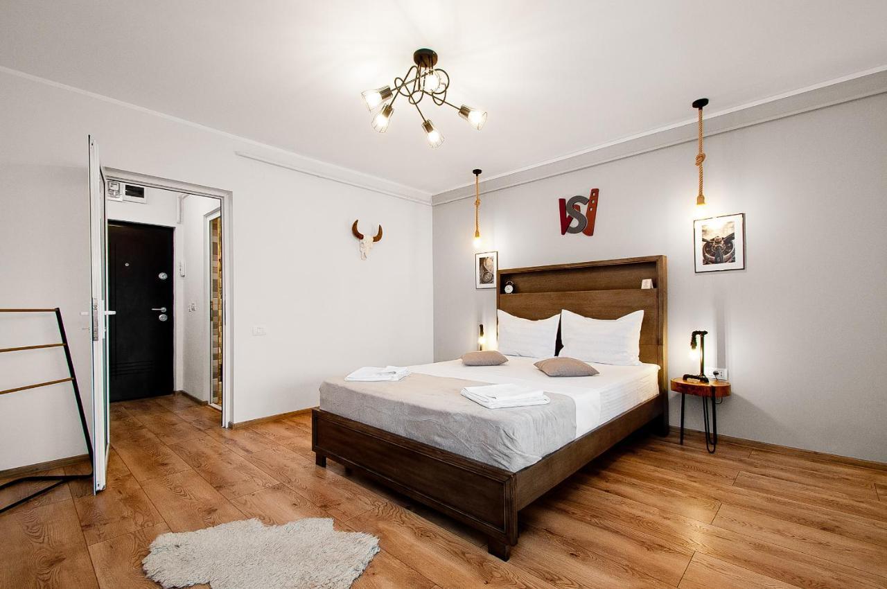 Wood&Steel Apartment Galati  Luaran gambar