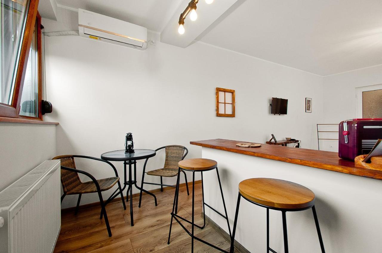 Wood&Steel Apartment Galati  Luaran gambar