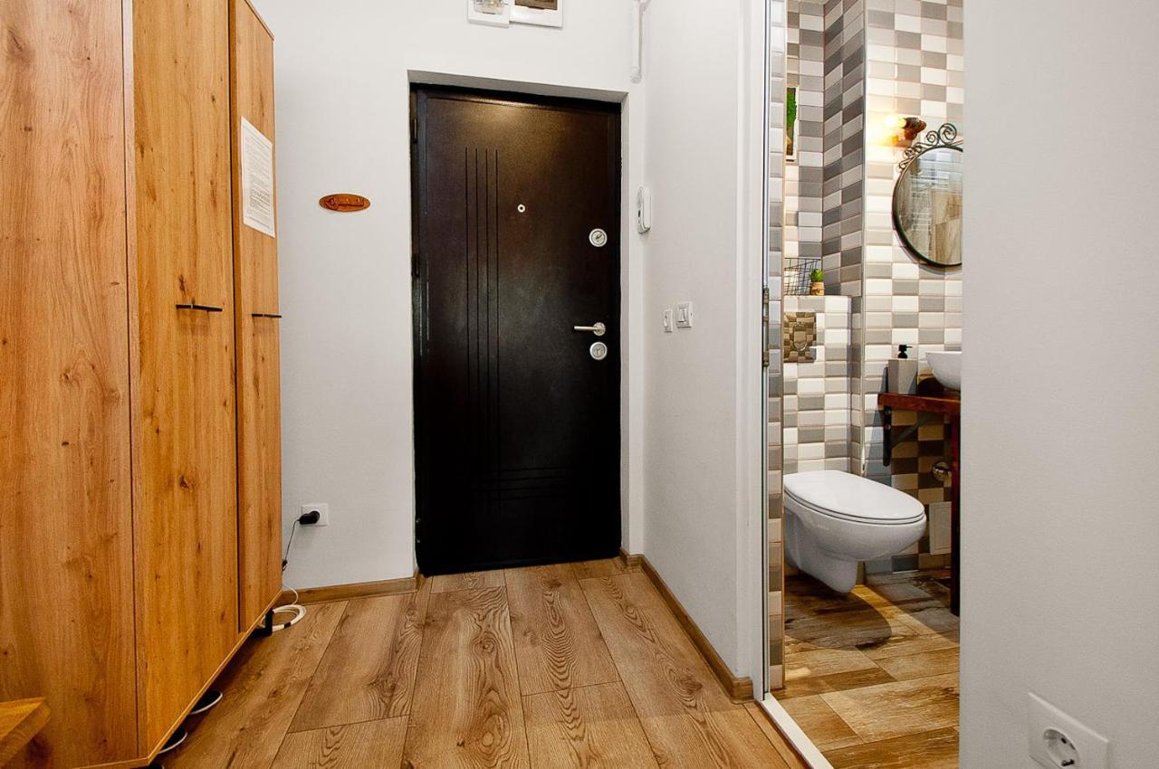 Wood&Steel Apartment Galati  Luaran gambar